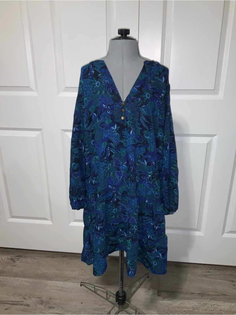 (Bin 20) Time & Tru, Blue Floral Long-Sleeve Tiered Dress, Size M